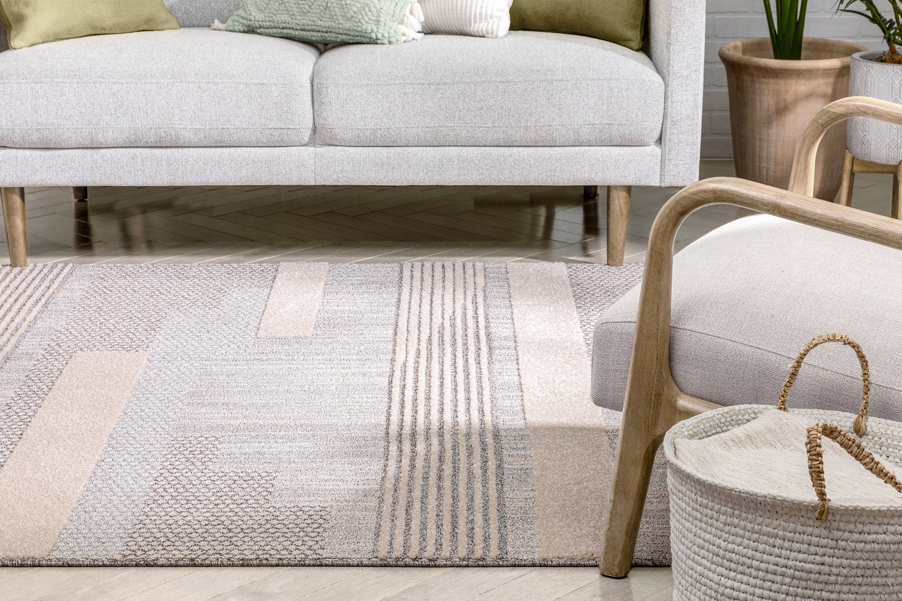 Beige Geometric Area Rug E77183