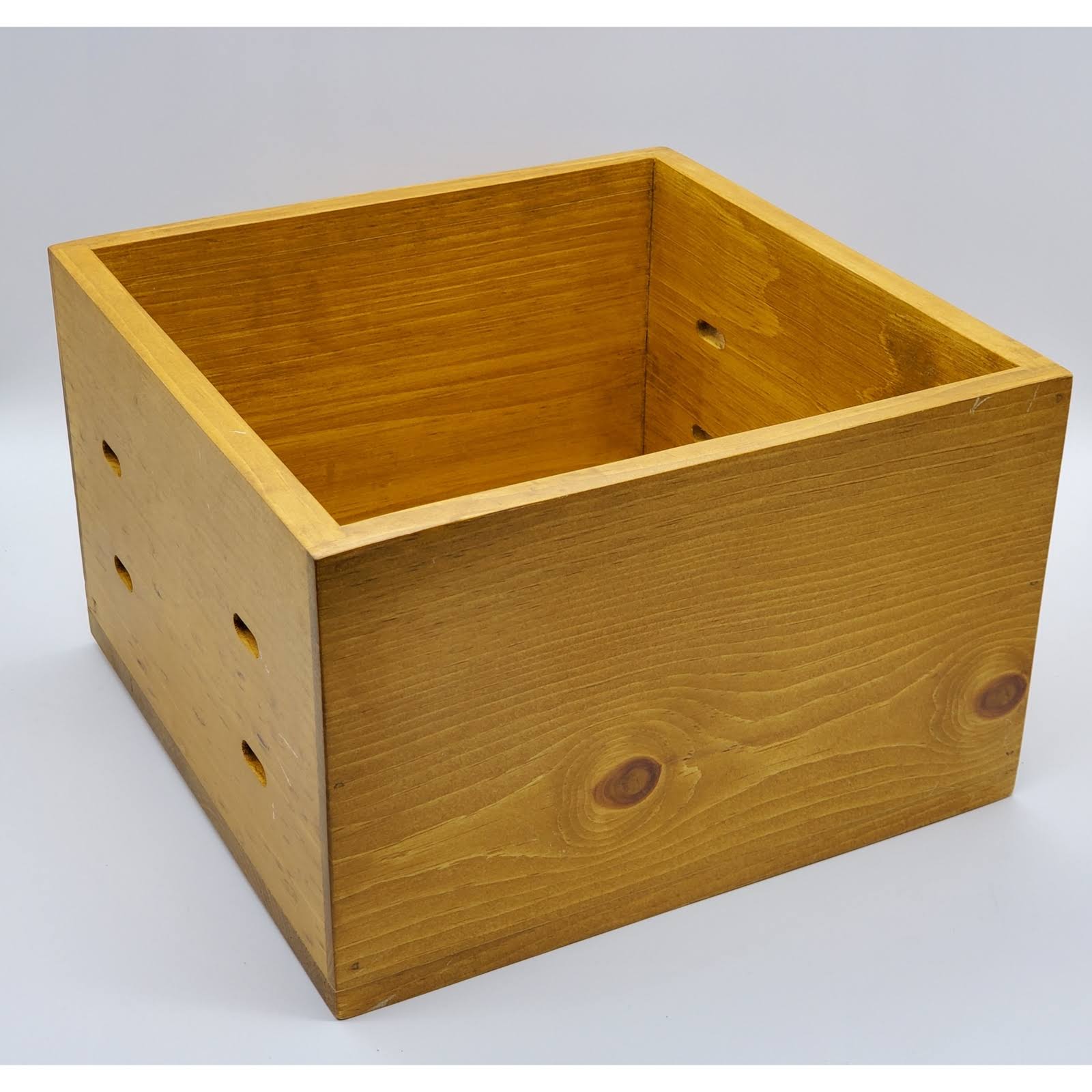 Madera Crate Riser U550