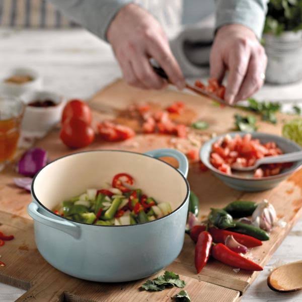 Cast Iron Round Casserole, 5.2 L N70938