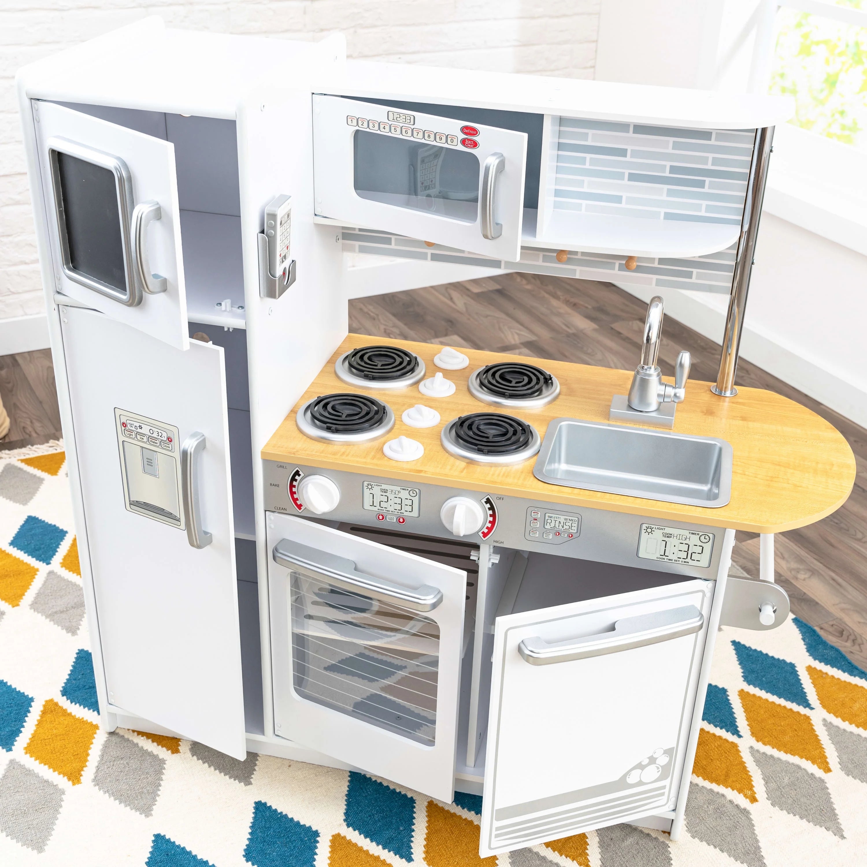 White Wooden Play Kitchen E614552