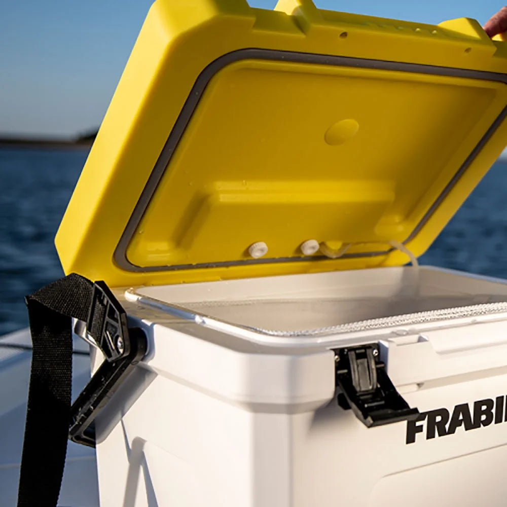 Magnum Bait Station 19 Quart U7552