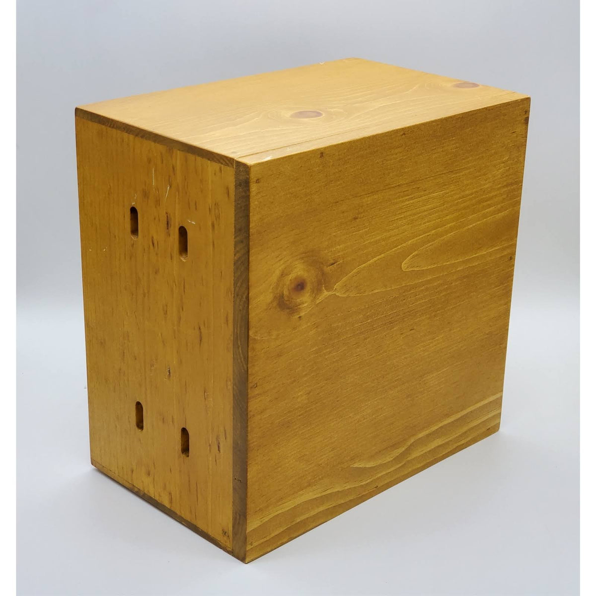 Madera Crate Riser U550