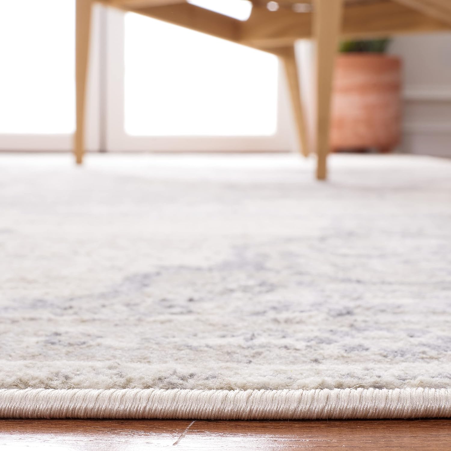 9' x 12' Ivory & Beige Area Rug D248