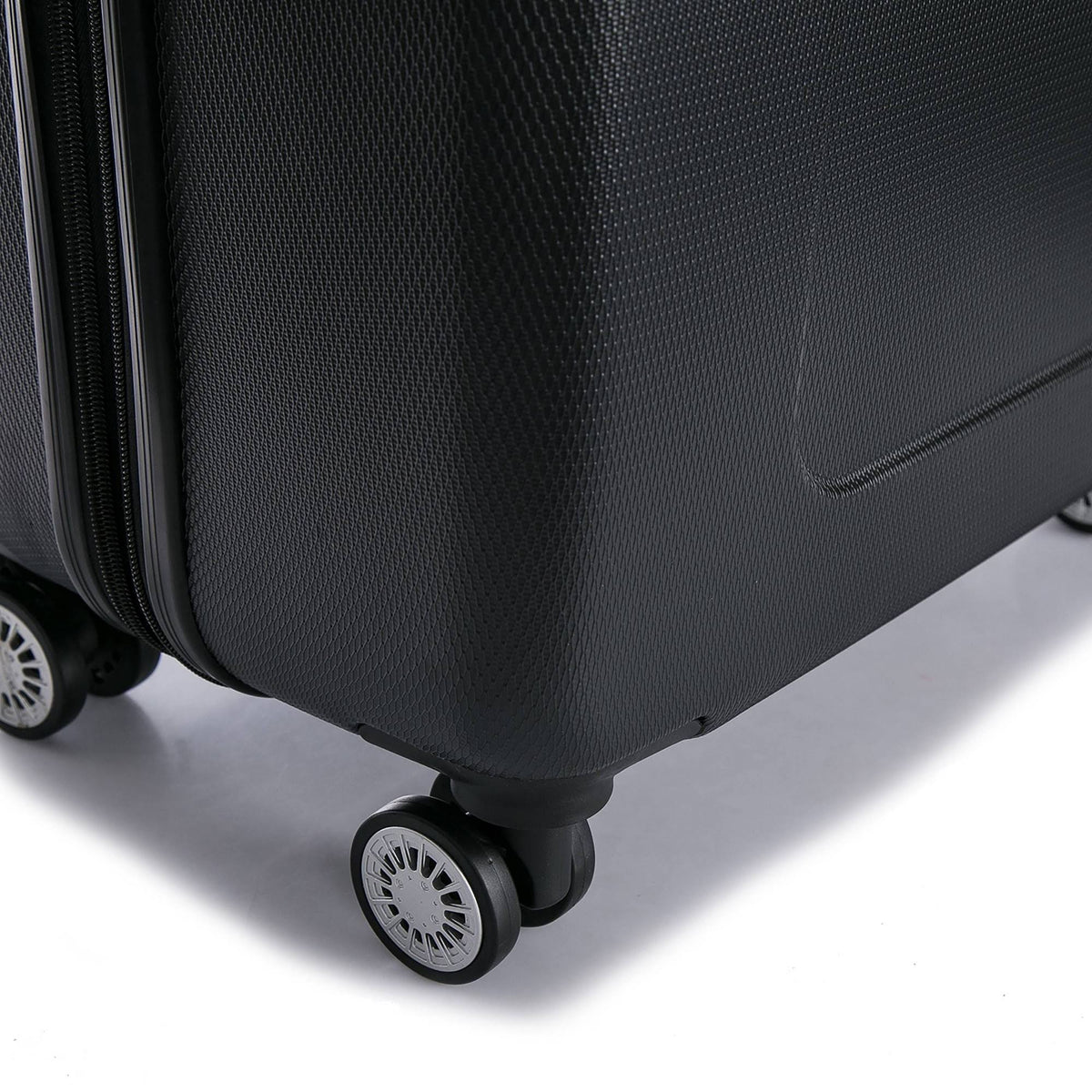 Black Lightweight Hardside Spinner Z95742
