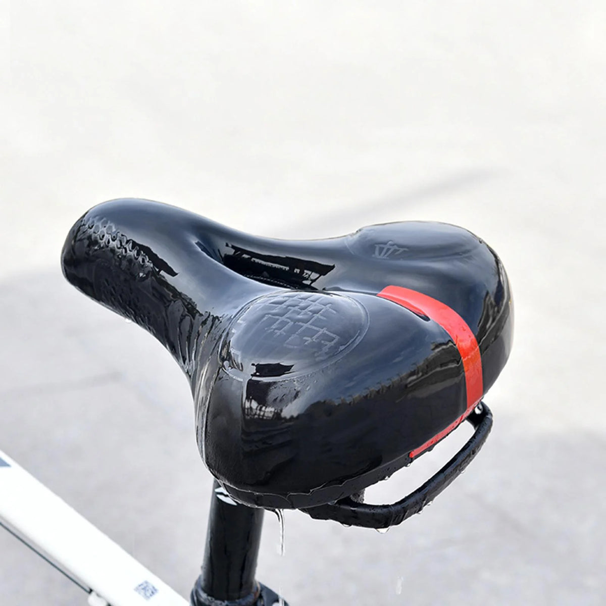 Black and Red Padded Bike Seat Cushion M149733