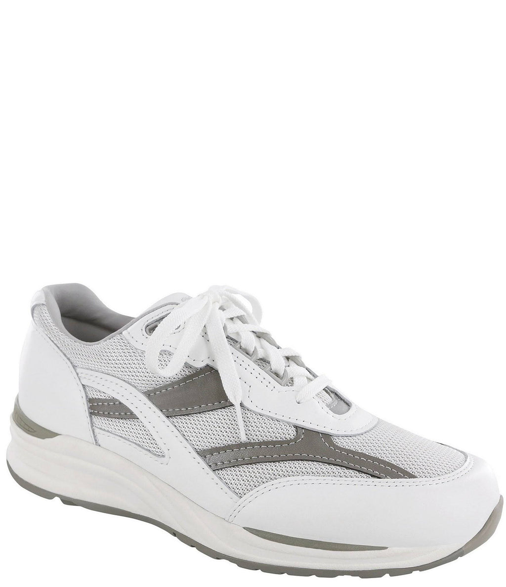 White 12.5 Narrow Mesh Shoes D844